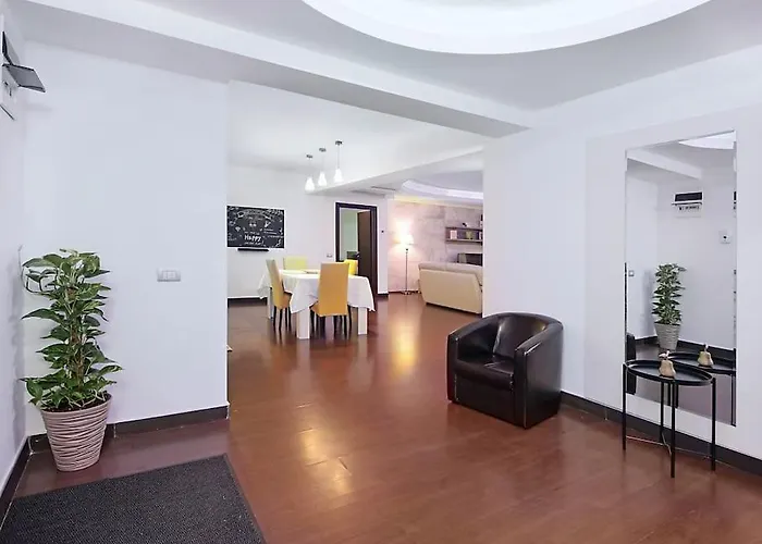 Delüks İki Yatak Odalı Daire