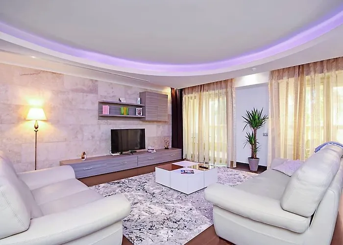 Delüks İki Yatak Odalı Daire